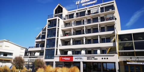 Property building, Beach, Sea view