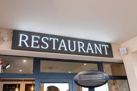 Restaurant/places to eat, Property logo or sign