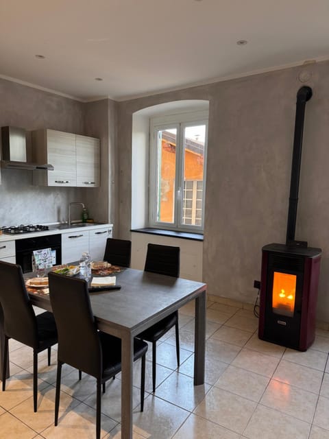 "Coccole nel borgo" 2min to outlet apartment with terrace Apartment in Lombardy