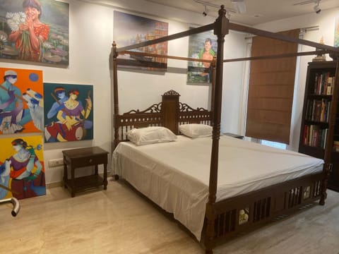 Art house Vasant Vihar New Delhi Bed and Breakfast in New Delhi