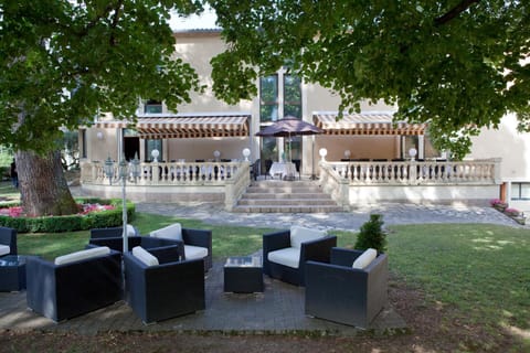 Hôtel Restaurant du Château de la Tour Hotel in Occitanie