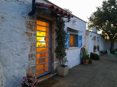 TRULLO PIETRAPOESIA House in Province of Taranto