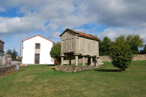 Casa do cruceiro na Costa da Morte House in Bergantiños