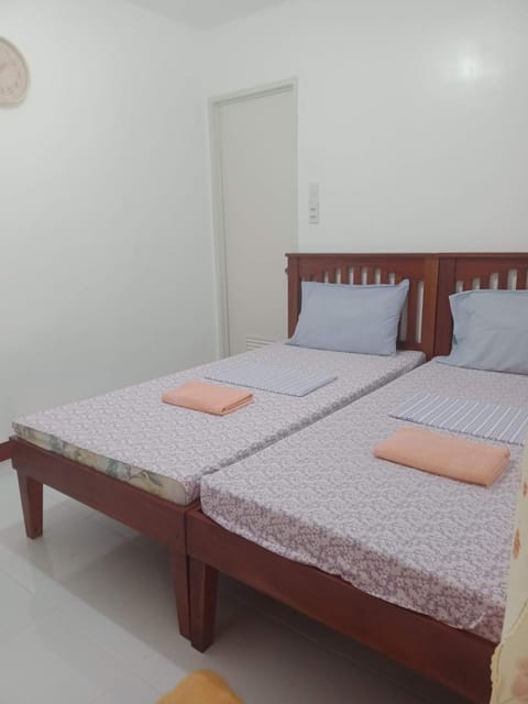 Felipa Beach and Guesthouse - Newly Renovated Airconditioned Guest Rooms Wohnung in Dumaguete