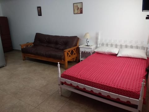 MONOAMBIENTE para 2 personas, no incluye blanqueria Appartement in Chascomús