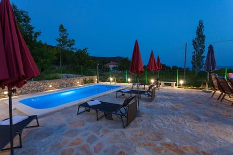 Villa Tonci - comfortable & surrounded by nature Haus in Tučepi