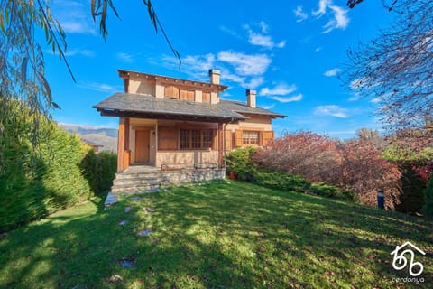 Property building, Natural landscape, Garden, Balcony/Terrace, Mountain view