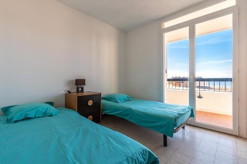 Bed, Bedroom, Sea view