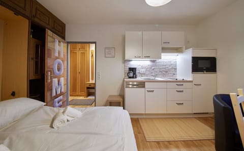 Kitchen or kitchenette, Bedroom