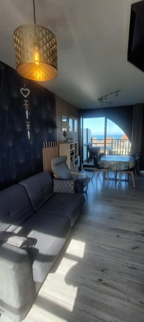 Le 246 - Duplex face à la mer pour 4 personnes, Wifi, TV full Sat, Parking Apartamento in Wimereux