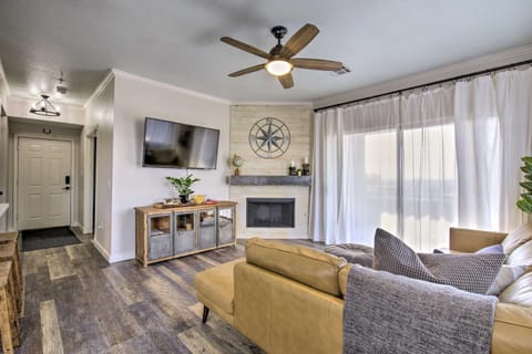 Luxe Resort Living in Papago Park with Spa and Pool! Condo in Tempe