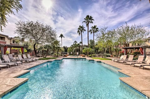 Modern Phoenix Condo with Resort Pool and Spa! Condominio in Tempe