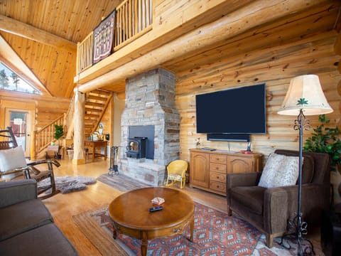 TV and multimedia, Living room, Seating area, fireplace