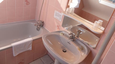 Les Bains de Mer Riviera Bretonne Hotel in Bénodet