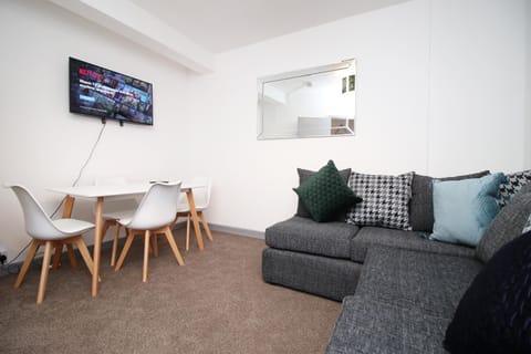 Stay in the Heart of Swansea- TV in Every Bedroom! Apartamento in Swansea