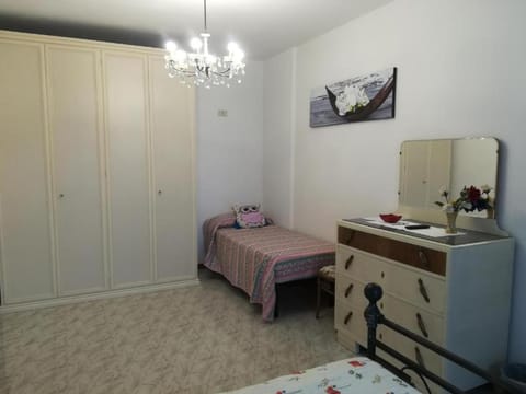 Bed, Photo of the whole room, Bedroom, hair dresser, wardrobe