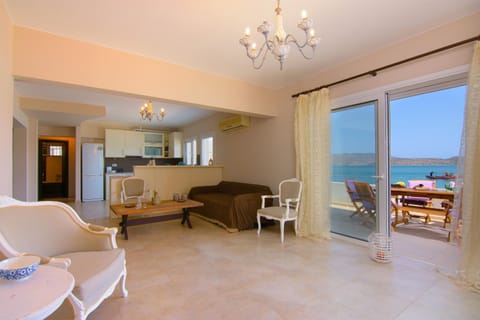 Kristallia - Elounda seafront vacation rental Haus in Elounda