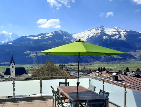 Patio, BBQ facilities, Balcony/Terrace, Mountain view