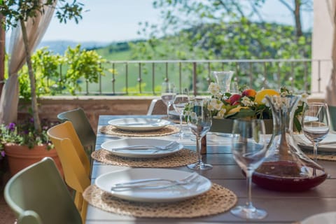 Balcony/Terrace, Dining area, Mountain view