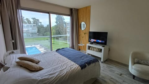 Bed, Garden view, Pool view