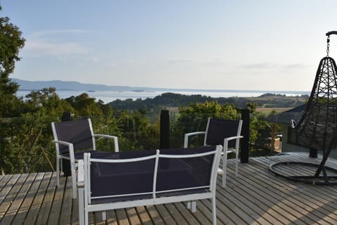 Balcony/Terrace, Lake view