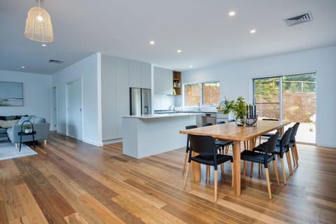 Molly's Beach House: House in Melbourne