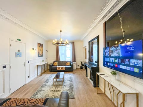 106 - Urban Luxury Opera Gustav Klimt Apartment in Paris