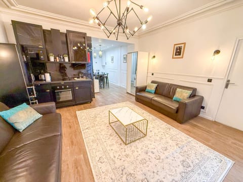 107 - Urban Luxury Opera Vinci Apartment in Paris
