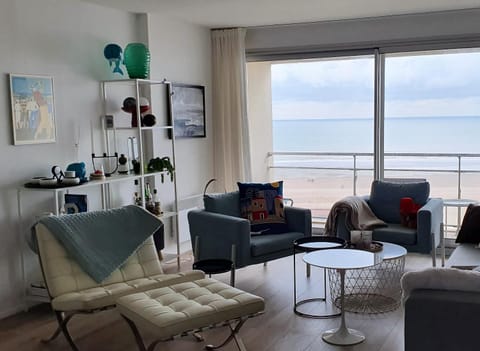 Living room, Sea view