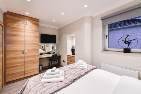 The Barclay Apartment Condo in Perth