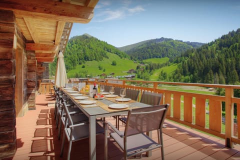 Spring, Day, Natural landscape, View (from property/room), Balcony/Terrace, Dining area, Mountain view