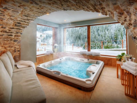 Winter, Hot Tub, View (from property/room), Spa and wellness centre/facilities