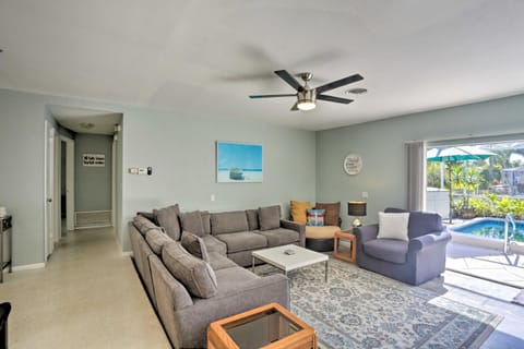 Cape Coral Waterfront Getaway with Kayaks and Bikes! House in Cape Coral