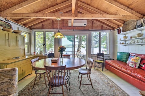 Quiet and Lovely Lakefront Cottage for Families! Haus in Union