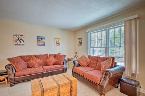 Homey Windham Condo Hike and Ski the Catskill Mtns! Apartment in Capital District, NY, USA