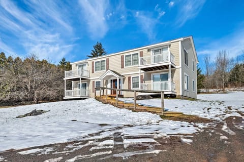 Homey Windham Condo Hike and Ski the Catskill Mtns! Apartment in Capital District, NY, USA