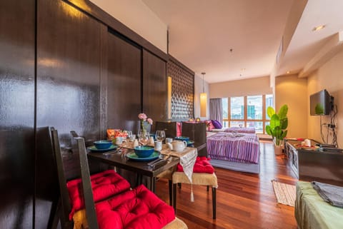 Homestay Resort 7pax 1min to Sunway Lagoon&Pyramid Condo in Subang Jaya