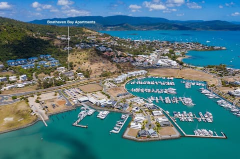 Spa Haven 17B Ocean View Apartment in Airlie Beach