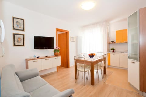 TV and multimedia, Living room, Dining area