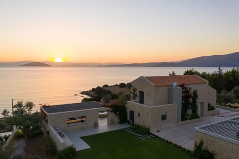 Property building, Nearby landmark, Natural landscape, Mountain view, Sea view, Sunset