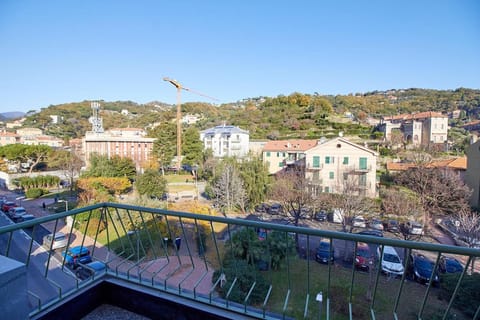 Balcony/Terrace, Mountain view