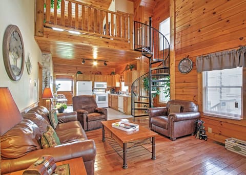 Luxury Resort Cabin, 5 min to Dollywood, Smoky Mountain Charm! Maison in Pigeon Forge