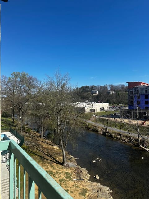 River Place Condos #407 2BD House in Pigeon Forge