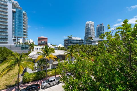 Cento Collins Stays by Mercury South Beach Apartment hotel in South Beach Miami