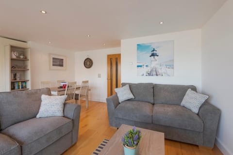 The Beach House & Porth Sands Apartments Eigentumswohnung in Newquay