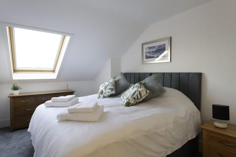 Finest Retreats - Ocean Lookout - Luxury Woolacombe Beach Apartment with Sea Views Condo in Woolacombe