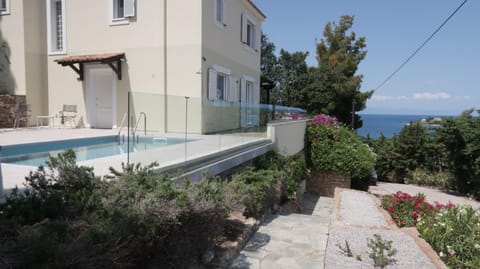 Property building, Natural landscape, Garden, Garden view, Pool view, Sea view, Swimming pool