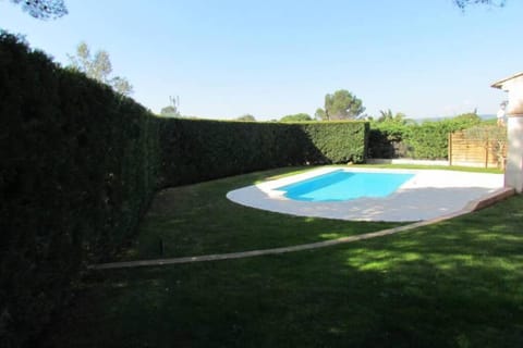 villa de charme, 8 pers, climatisée, piscine chauffée, calme garanti Villa in Roquebrune-sur-Argens