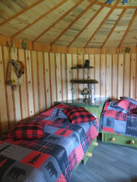 La Maison sous les arbres Luxury tent in Shawinigan