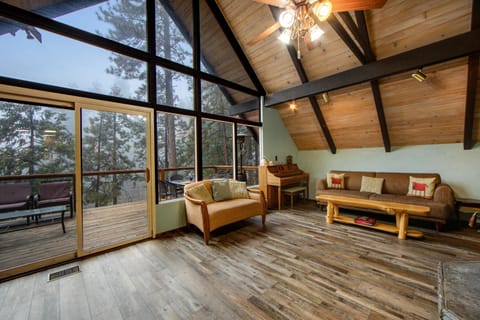 Cabin on a Hill Haus in Idyllwild-Pine Cove